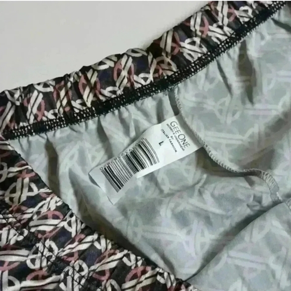 Women's Black and White metric Blouse - Picture 6 of 11